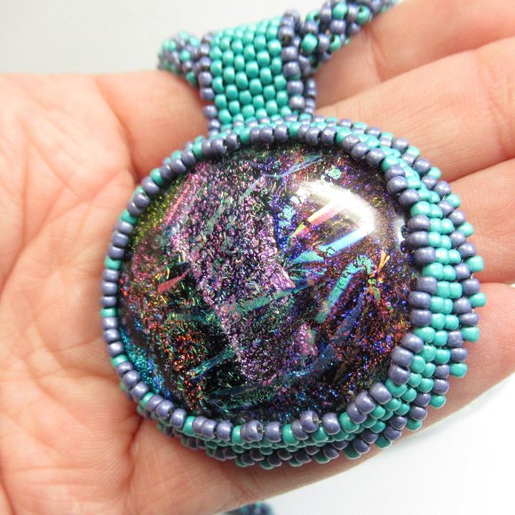 Hand embroidered Dichroic Cabochon necklace - Picture 5 of 13